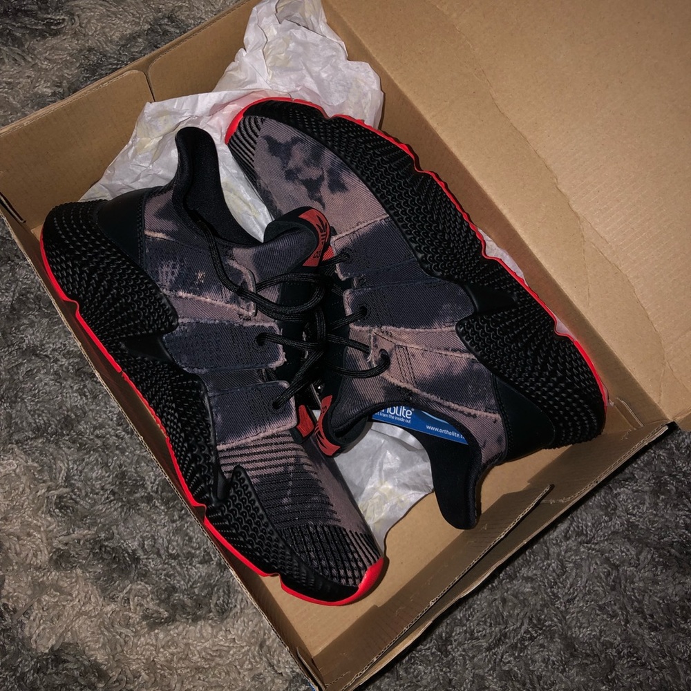 Adidas bleached prophere